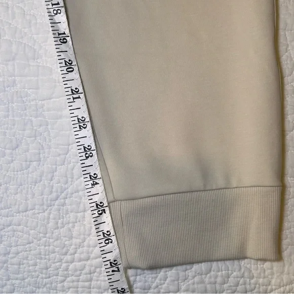 Old Navy Women’s Joggers Large Beige Cream Sweatpants NWT | Pull-On Lounge Pants - Picture 7 of 8